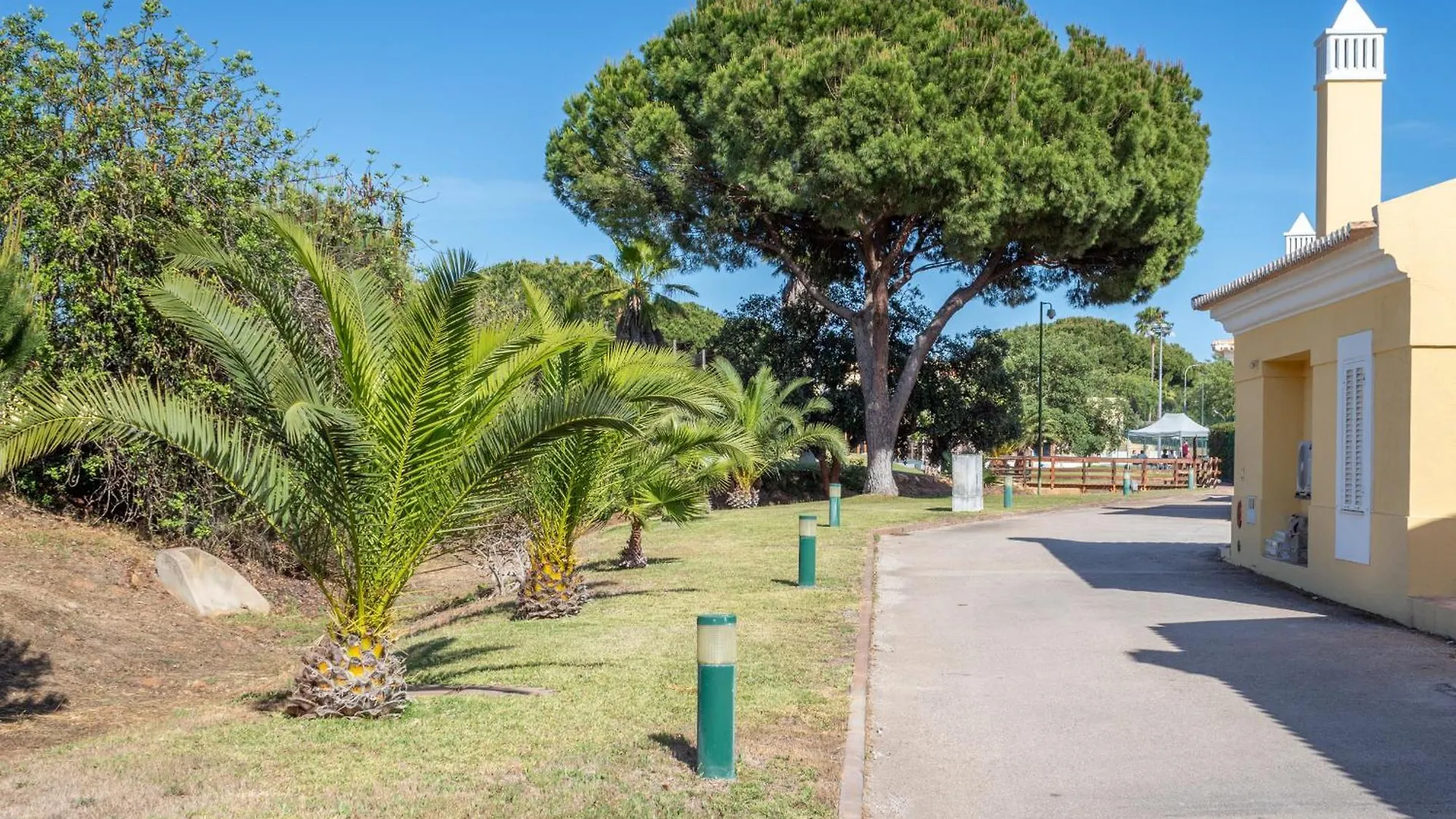 Browns Sports Resort Vilamoura 4*,